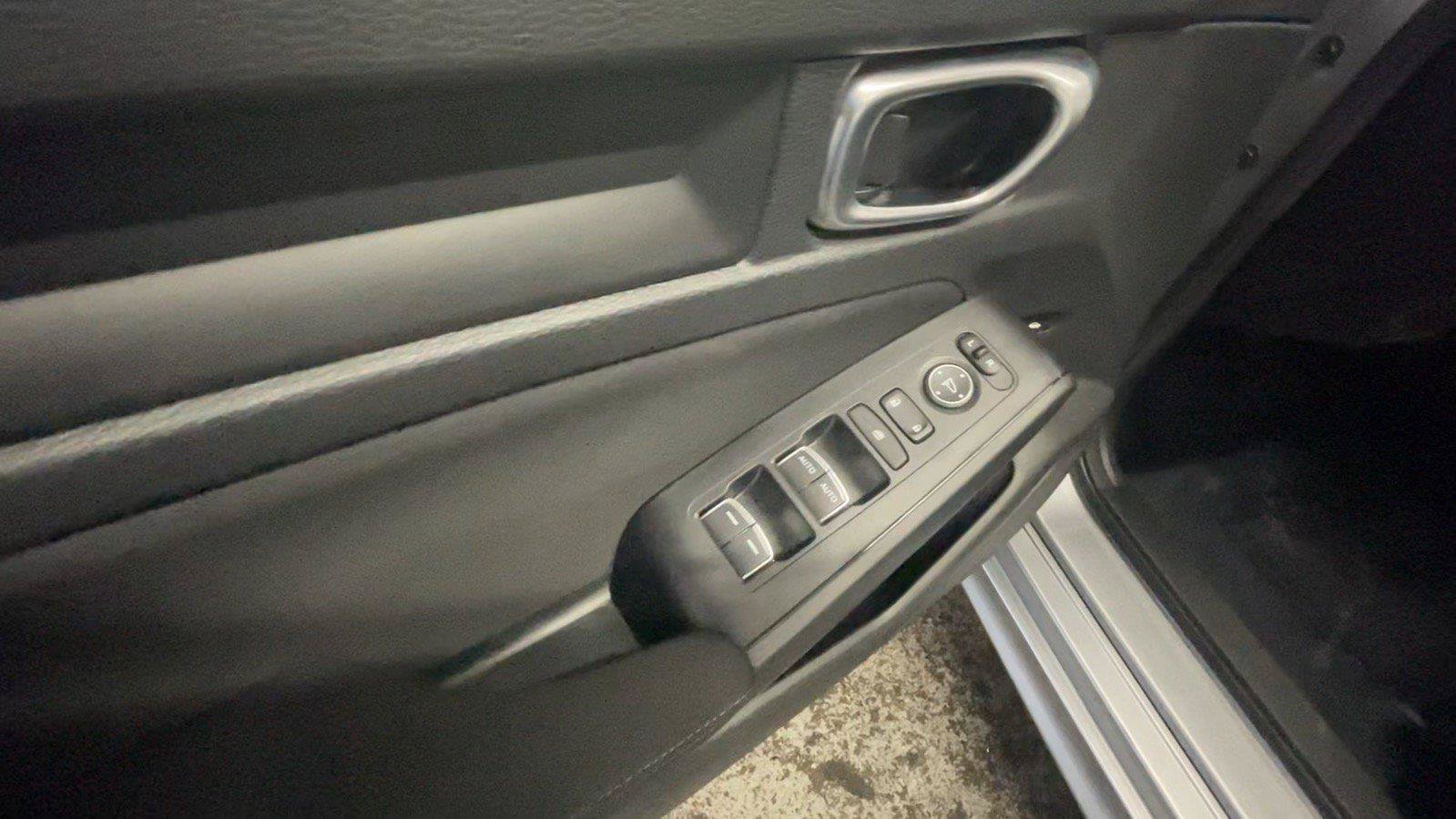 Certified 2023 Honda Civic LX image 31