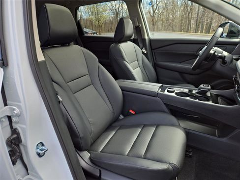 New 2026 Nissan Rogue SV AWD/4WD image 12
