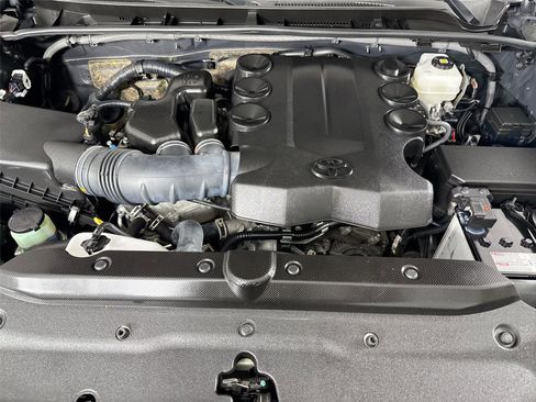 Certified 2024 Toyota 4Runner TRD Off-Road Premium image 44