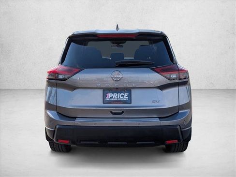 Used 2024 Nissan Rogue SV FWD image 8