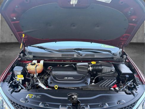Used 2018 Chrysler Pacifica Touring-L Plus FWD image 11