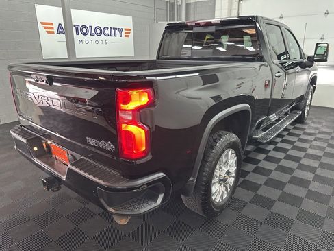 Used 2023 Chevrolet Silverado 2500 High Country w/ Z71 Off-Road Package image 9