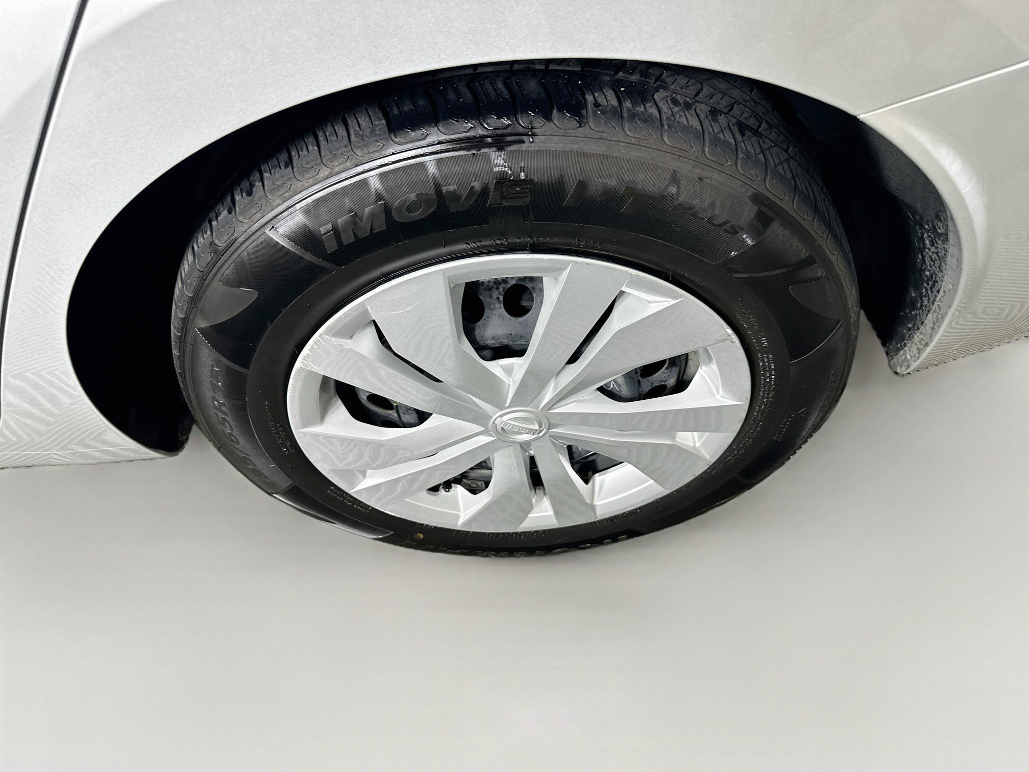 Used 2025 Nissan Versa S FWD image 11