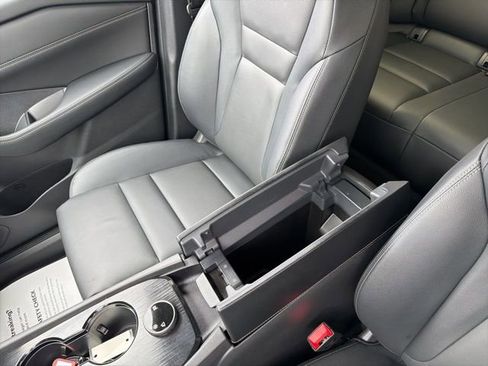 Used 2025 Nissan Rogue SL w/ SL Premium Package image 22