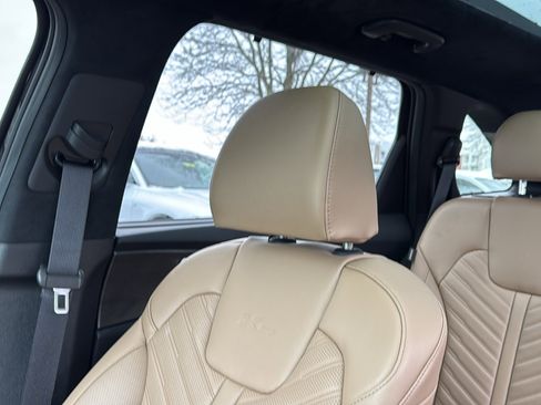 Used 2024 Kia Sorento SX Prestige w/ Olive Brown Leather Package image 24