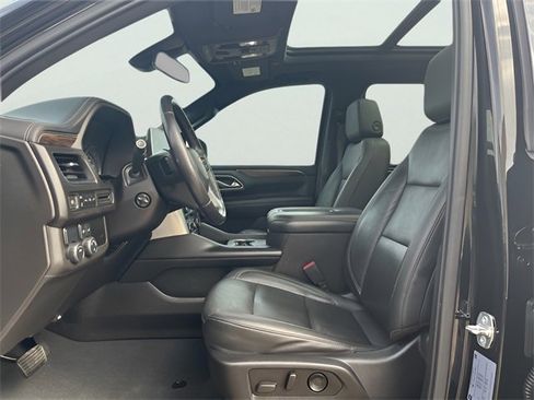 Used 2021 Chevrolet Suburban LT w/ LT Signature Plus Package image 17