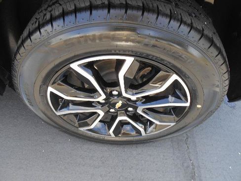 Used 2023 Chevrolet TrailBlazer ACTIV w/ Sun and Liftgate Package FWD image 12