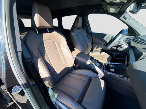 Used 2025 BMW X3 xDrive30i w/ Convenience Package image 16