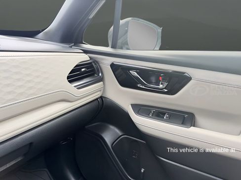 Used 2025 Subaru Forester Limited image 30