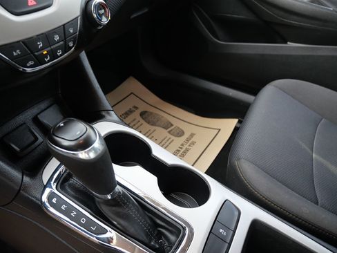 Used 2017 Chevrolet Cruze LS image 15