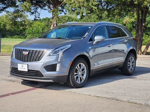 Used 2020 Cadillac XT5 Premium Luxury FWD image 2