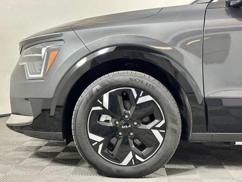 Used 2025 Kia Niro Wind w/ Wind Preserve Package FWD image 8