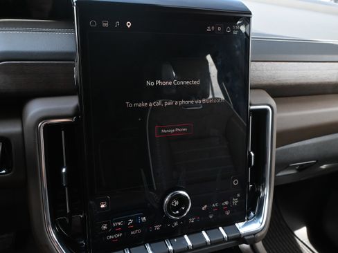 Used 2025 GMC Yukon XL Denali Ultimate AWD/4WD image 25