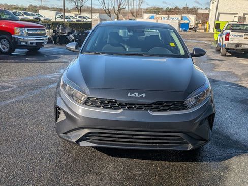Used 2023 Kia Forte LXS image 3