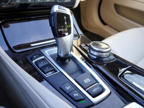 Used 2014 BMW 528i xDrive Sedan image 23