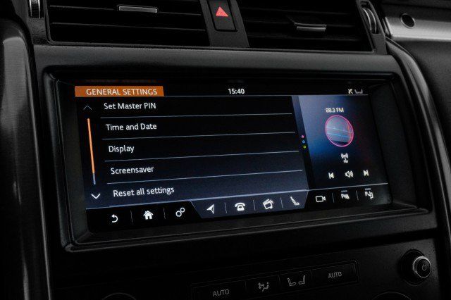 Used 2020 Land Rover Discovery Landmark AWD/4WD image 34