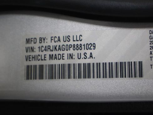 Used 2023 Jeep Grand Cherokee L Laredo AWD/4WD image 37