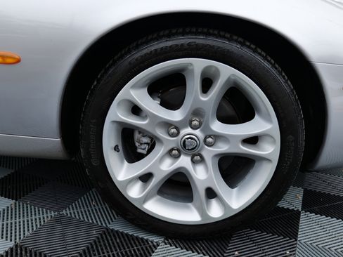 Used 2004 Jaguar XK8 Coupe image 81