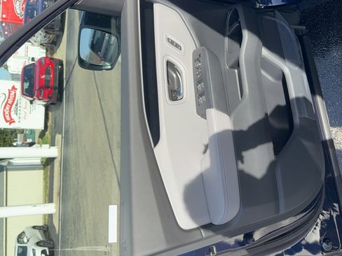 Used 2025 Honda Pilot Touring image 12