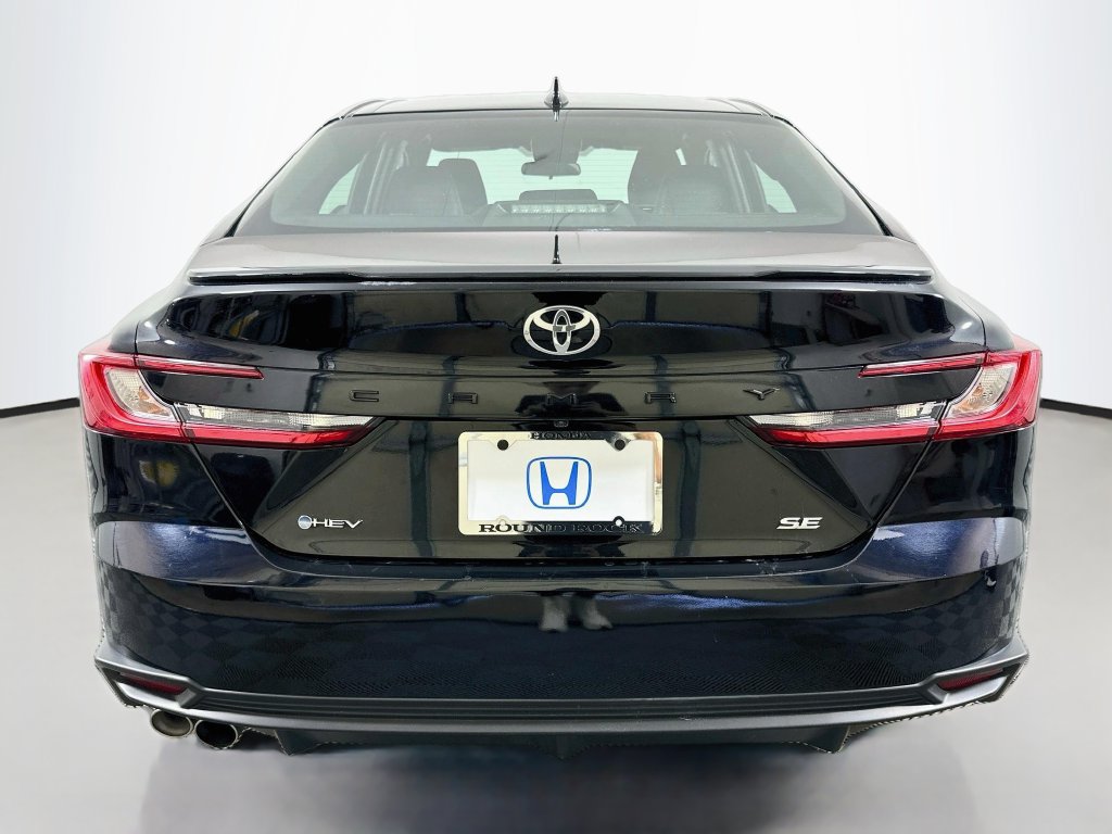 Used 2025 Toyota Camry SE FWD image 6