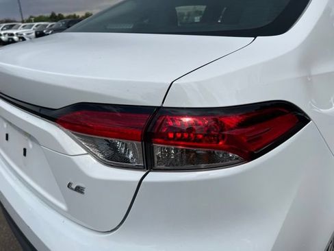 Used 2025 Toyota Corolla LE FWD image 12