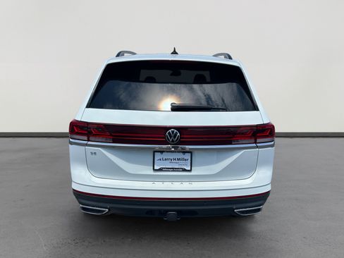 Used 2024 Volkswagen Atlas SE FWD image 4