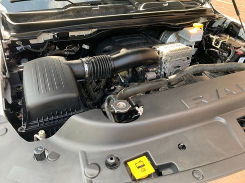 Used 2023 RAM 1500 Laramie AWD/4WD image 27
