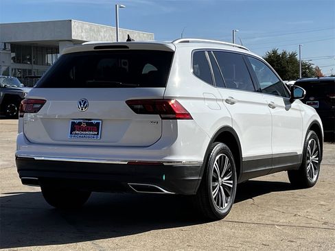 Used 2018 Volkswagen Tiguan SEL image 4