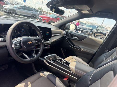 Certified 2025 Chevrolet Equinox LT w/ Convenience Package II AWD/4WD image 25