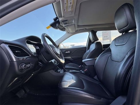 Used 2022 Jeep Cherokee Latitude Lux w/ Sun & Sound Group image 21