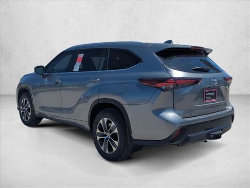 New 2026 Toyota Highlander XLE AWD/4WD image 7