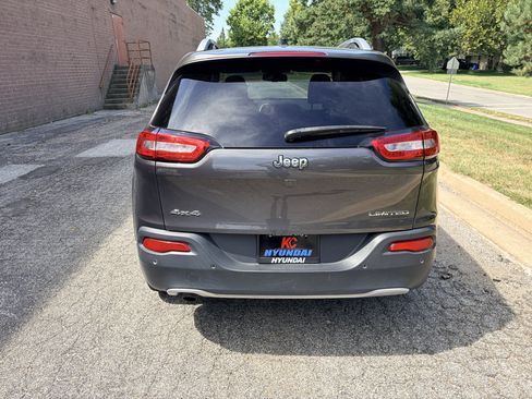 Used 2018 Jeep Cherokee Limited AWD/4WD image 4