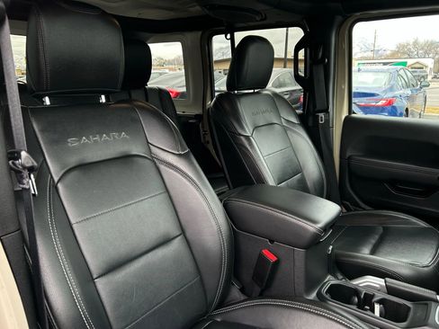 Used 2022 Jeep Wrangler Unlimited Sahara w/ Cold Weather Group image 26