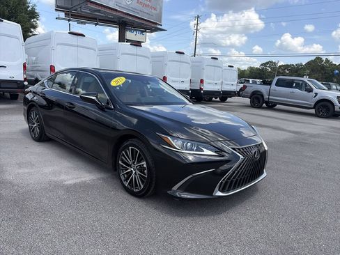 Used 2023 Lexus ES 350 w/ Premium Package FWD image 10