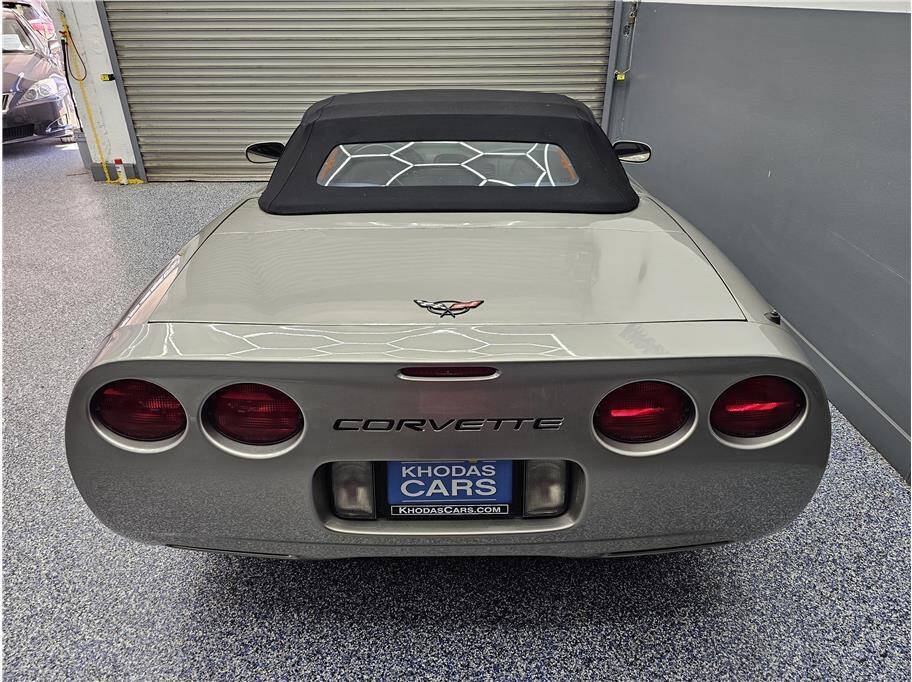 Used 2000 Chevrolet Corvette Convertible w/ Performance Handling Pkg RWD image 4