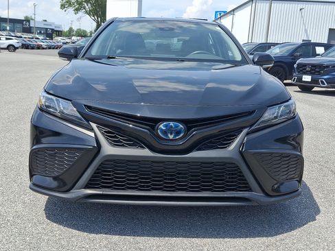 Used 2022 Toyota Camry SE w/ Convenience Package FWD image 2