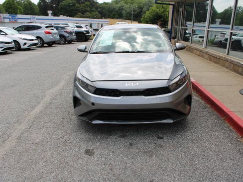Used 2022 Kia Forte LXS w/ LXS Technology Package FWD image 2