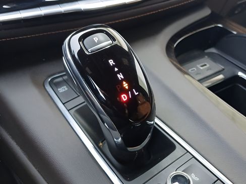 Used 2022 Cadillac Escalade Sport w/ Touring Package AWD/4WD image 13
