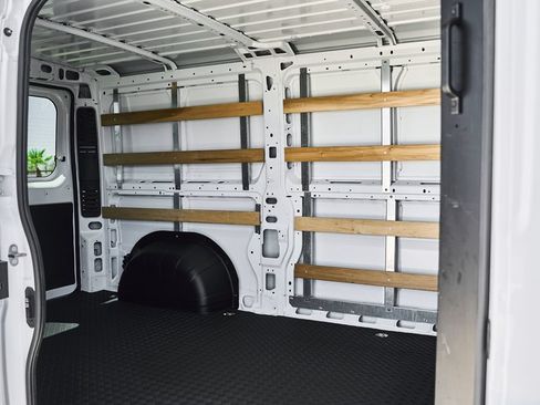 Used 2025 RAM ProMaster 2500 w/ U-Haul Equipment Group FWD image 11