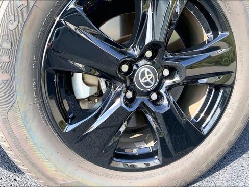 Used 2025 Toyota RAV4 XLE FWD image 3