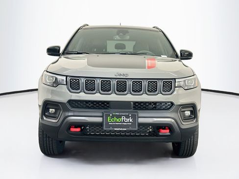 Used 2023 Jeep Compass Trailhawk w/ Trailhawk Elite Group AWD/4WD image 2