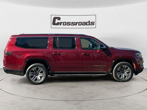Used 2024 Jeep Wagoneer L Series II w/ Flexible Seating Group AWD/4WD image 6