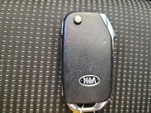 Used 2021 Kia Forte LXS FWD image 32