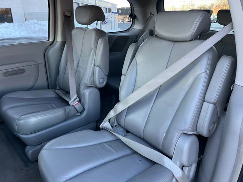 Used 2007 Kia Sedona EX w/ Luxury Pkg image 19