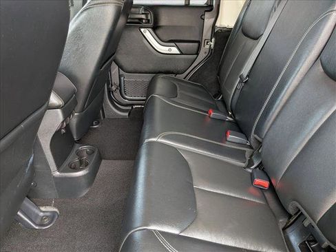 Used 2017 Jeep Wrangler Unlimited Rubicon image 17