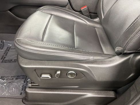 Used 2023 GMC Yukon Denali AWD/4WD image 18