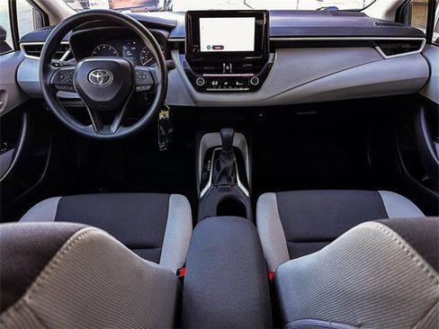 Certified 2025 Toyota Corolla LE image 25