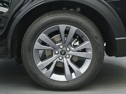 Certified 2022 Ford Explorer XLT w/ Equipment Group 202A image 19