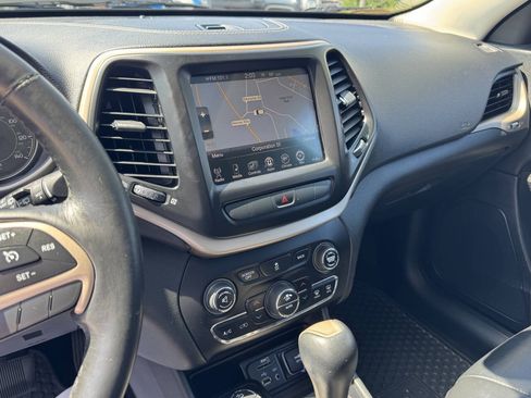 Used 2014 Jeep Cherokee Limited AWD/4WD image 24
