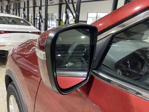 Used 2015 Nissan Rogue SV FWD image 20
